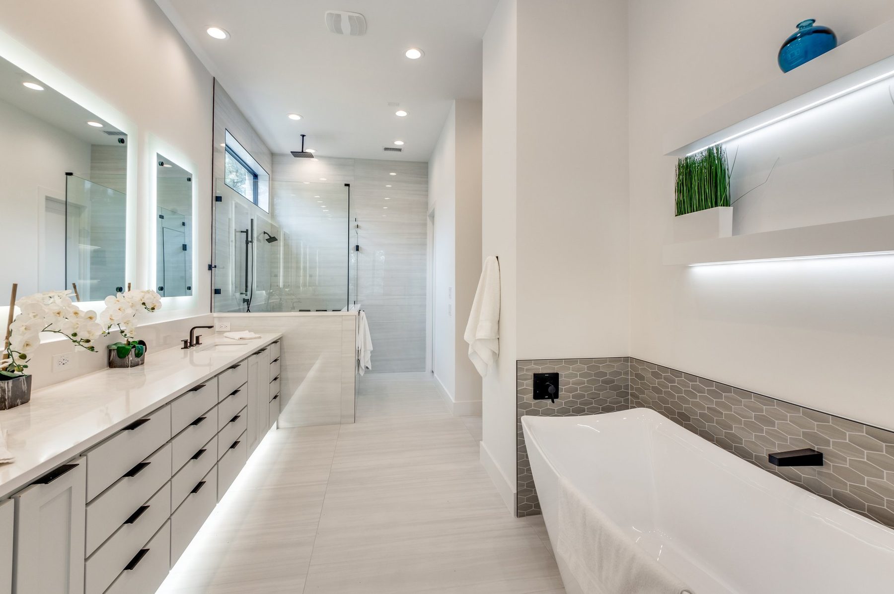 Primary bath with wet room